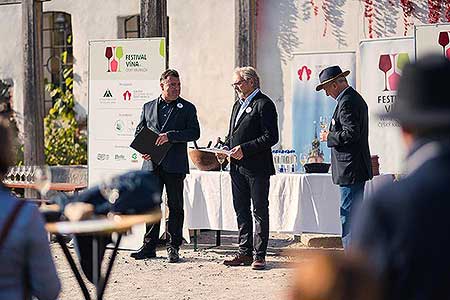Zahájení Festivalu vína Český Krumlov® na vinici v Klášterní zahradě 7. 10. 2022, foto: Tomáš Kasal (29/64)