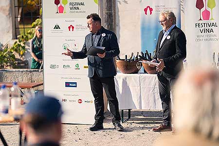 Zahájení Festivalu vína Český Krumlov® na vinici v Klášterní zahradě 7. 10. 2022, foto: Tomáš Kasal (30/64)