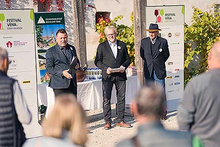 Zahájení Festivalu vína Český Krumlov® na vinici v Klášterní zahradě 7. 10. 2022, foto: Tomáš Kasal (31/64)