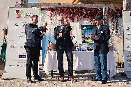 Zahájení Festivalu vína Český Krumlov® na vinici v Klášterní zahradě 7. 10. 2022, foto: Tomáš Kasal (42/64)