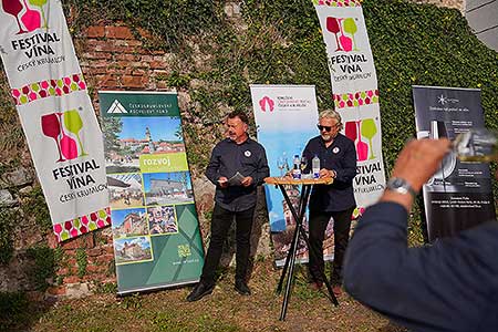 Zahájení Festivalu vína Český Krumlov® na jižních terasách zámku 6. 10. 2023, foto: Tomáš Kasal (25/62)