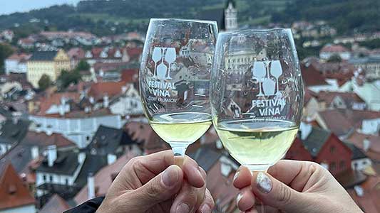 Zahájení Festivalu vína Český Krumlov® na vyhlídkové terasa u&nbsp;V. nádvoří 4. 10. 2024 (4/23)