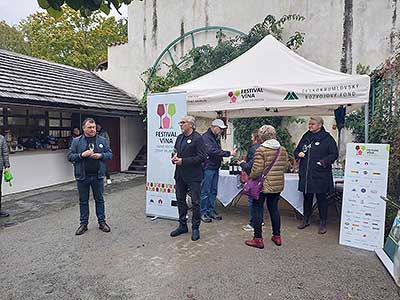 Zahájení Festivalu vína Český Krumlov® na vyhlídkové terasa u&nbsp;V. nádvoří 4. 10. 2024 (5/23)