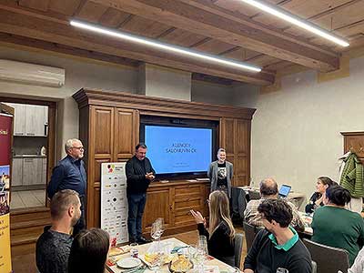 Festival vína Český Krumlov® – Klenoty salónu vín ČR představuje národní sommelierka Klára Kollárová, 24. 10. 2024 (3/17)