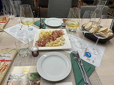 Festival vína Český Krumlov® – Klenoty salónu vín ČR představuje národní sommelierka Klára Kollárová, 24. 10. 2024 (5/17)