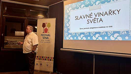 Festival vína Český Krumlov® – Michal Šetka představuje světové vinařky 2. 11. 2024 (2/28)