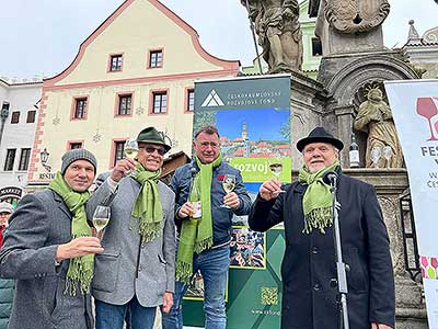 Festival vína Český Krumlov® - Příjezd svatého Martina a&nbsp;slavnostní otevření Svatomartinského vína 11. 11. 2024 (11/11)