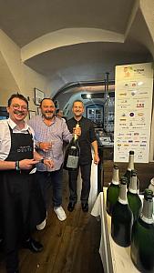 Winebox CB a&nbsp;Champagne Deutz, Plzeňka U&nbsp;Zelené ratolesti České Budějovice 14.10.2025 (2/19)