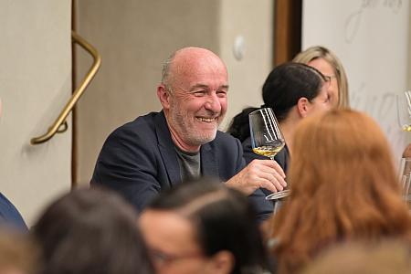 Essentia-studio: Cuvée – Spojením k&nbsp;jedinečnosti, Renesanční sály u&nbsp;radnice 18. 10. 2025 (41/44)