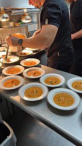 Vína z&nbsp;Galicie, oblastí Rais Baixas a&nbsp;Ribeira Sacra, Poetický bar Žlutá ponorka Č. Budějovice, 23. 10. 2025 (2/5)