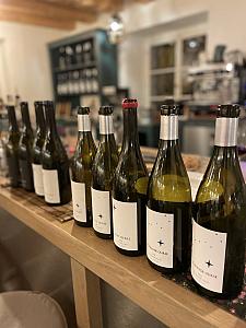 Malý aperitiv s&nbsp;vinařstvím La Grande Ourse - Pascal Chalon / Rhône, Bistro Na Krajíčku 24.10.2025 (5/6)