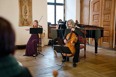 Víno v&nbsp;hudbě - Cesta kolem světa, Hotel Růže 9.11.2025 (5/56)