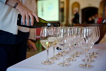 Víno v&nbsp;hudbě - Cesta kolem světa, Hotel Růže 9.11.2025 (15/56)