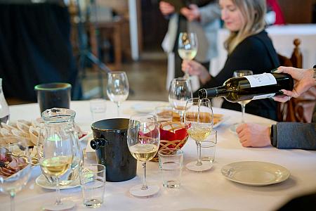 Víno v&nbsp;hudbě - Cesta kolem světa, Hotel Růže 9.11.2025 (21/56)