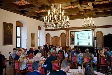 Víno v&nbsp;hudbě - Cesta kolem světa, Hotel Růže 9.11.2025 (22/56)