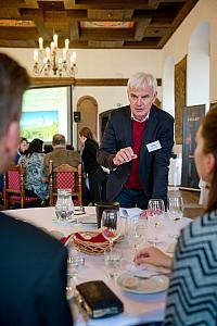 Víno v&nbsp;hudbě - Cesta kolem světa, Hotel Růže 9.11.2025 (24/56)