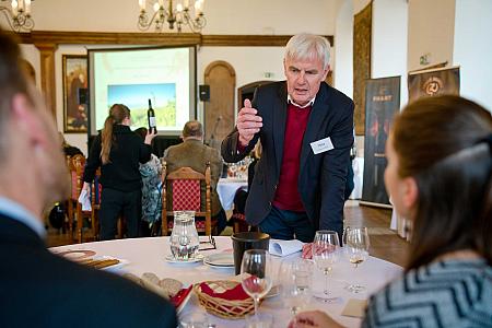 Víno v&nbsp;hudbě - Cesta kolem světa, Hotel Růže 9.11.2025 (25/56)