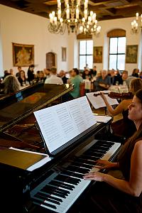 Víno v&nbsp;hudbě - Cesta kolem světa, Hotel Růže 9.11.2025 (33/56)