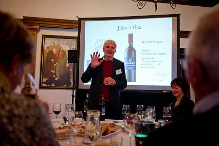 Víno v&nbsp;hudbě - Cesta kolem světa, Hotel Růže 9.11.2025 (38/56)