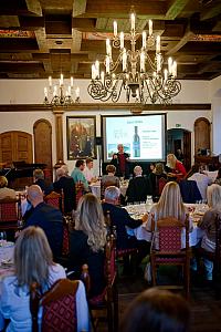 Víno v&nbsp;hudbě - Cesta kolem světa, Hotel Růže 9.11.2025 (39/56)