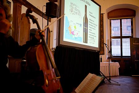 Víno v&nbsp;hudbě - Cesta kolem světa, Hotel Růže 9.11.2025 (41/56)