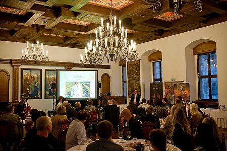 Víno v&nbsp;hudbě - Cesta kolem světa, Hotel Růže 9.11.2025 (53/56)